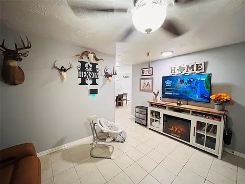 Living - 2 Travis Ct, Angleton, TX 77515 photo 2 of 2