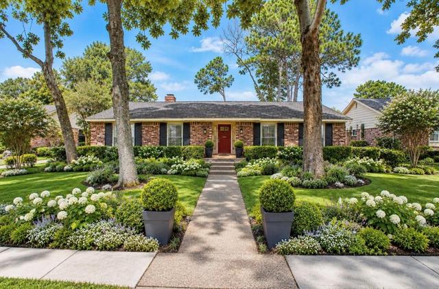 10706 Inwood Dr, Houston, TX 77042