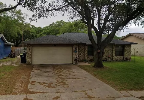 5129 Chateaux Dr, Bay City, TX 77414