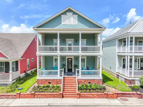 2 Compass Cir, Galveston, TX 77554