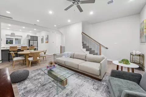 6332 Paddington Bend Dr, Houston, TX 77008
