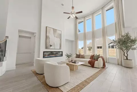 Living - 15664 Broadway Bend Dr, Conroe, TX 77302 photo 2 of 3