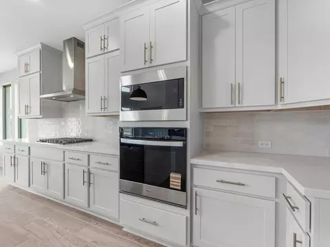 Kitchen - 15664 Broadway Bend Dr, Conroe, TX 77302 photo 3 of 4
