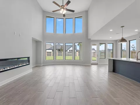 Living - 15664 Broadway Bend Dr, Conroe, TX 77302 photo 3 of 3