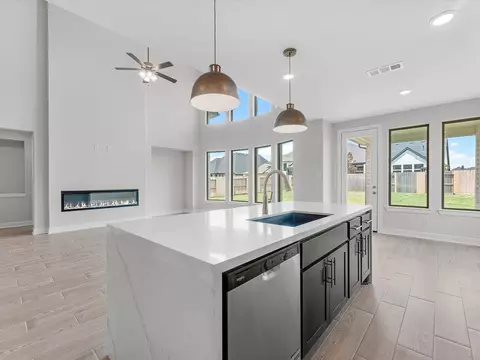 Kitchen - 15664 Broadway Bend Dr, Conroe, TX 77302 photo 4 of 4