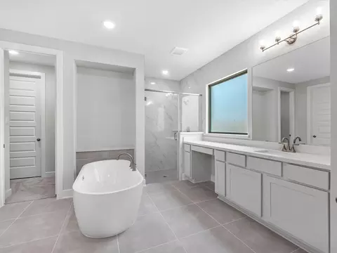 Bath - 15664 Broadway Bend Dr, Conroe, TX 77302 photo 1 of 5