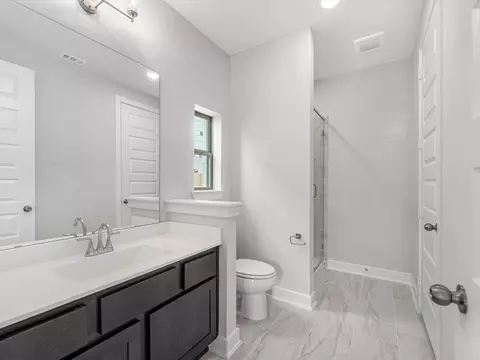 Bath - 15664 Broadway Bend Dr, Conroe, TX 77302 photo 4 of 5