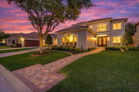 1907 Flower Garden Ln, Houston, TX 77077