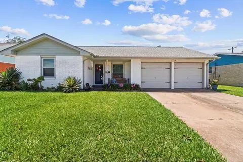 2805 Pine St, Galveston, TX 77551
