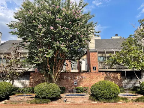 2829 Timmons Ln #215, Houston, TX 77027