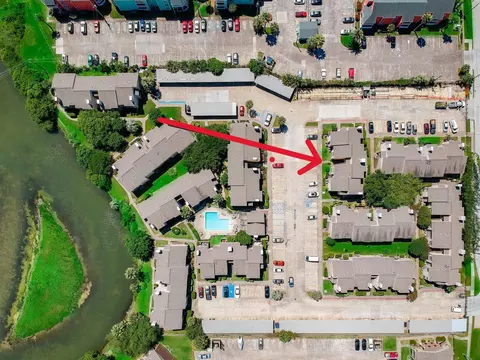 3220 69th St #E3, Galveston, TX 77551