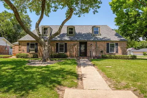 1517 19th Ave N, Texas City, TX 77590