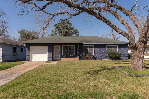 5631 Westover St, Houston, TX 77033