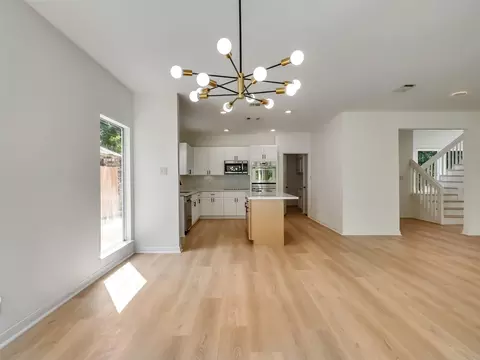 Living - 26 Cherry Hill Dr, Conroe, TX 77304 photo 5 of 17