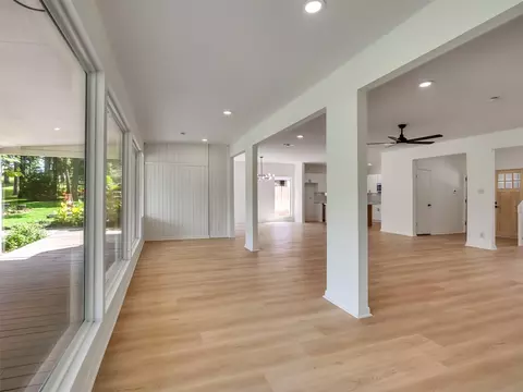 Living - 26 Cherry Hill Dr, Conroe, TX 77304 photo 7 of 17