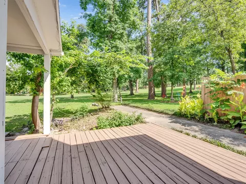 Exterior - 26 Cherry Hill Dr, Conroe, TX 77304 photo 6 of 7