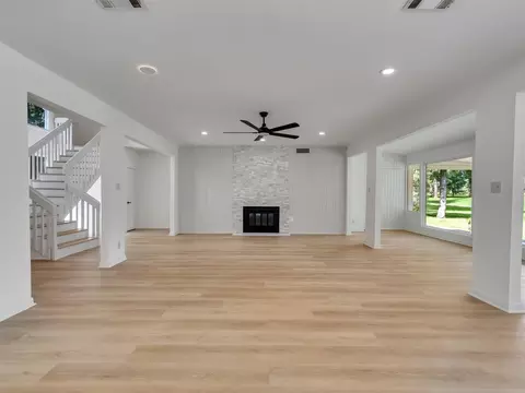Living - 26 Cherry Hill Dr, Conroe, TX 77304 photo 11 of 17