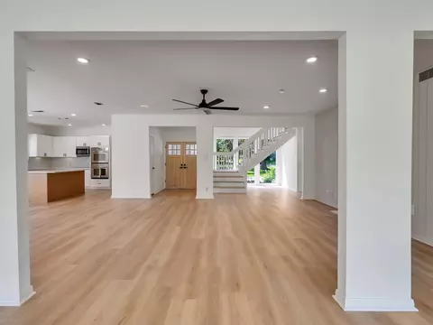 Living - 26 Cherry Hill Dr, Conroe, TX 77304 photo 8 of 17