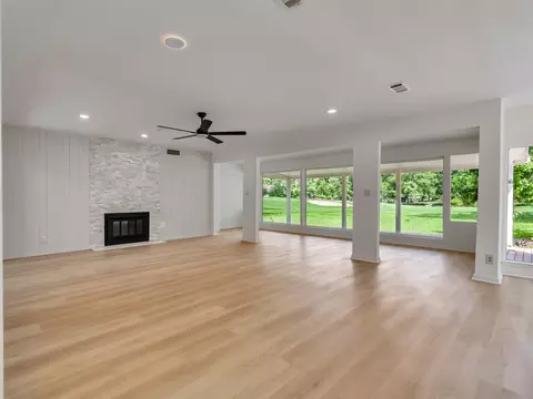 Living - 26 Cherry Hill Dr, Conroe, TX 77304 photo 14 of 17