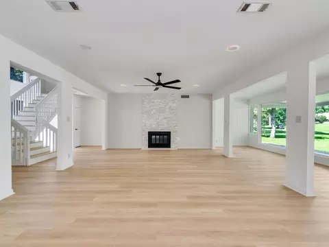Living - 26 Cherry Hill Dr, Conroe, TX 77304 photo 1 of 17
