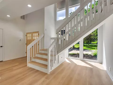 Entry Way - 26 Cherry Hill Dr, Conroe, TX 77304 photo 1 of 3