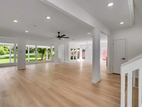 Living - 26 Cherry Hill Dr, Conroe, TX 77304 photo 9 of 17