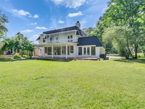 Exterior - 26 Cherry Hill Dr, Conroe, TX 77304 photo 5 of 7