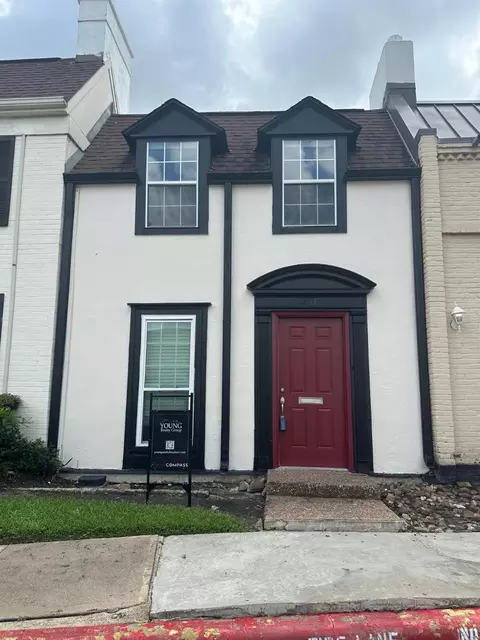 2693 Marilee Ln, Houston, TX 77057