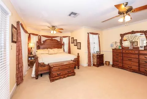 Bedroom - 464 River Rd, Angleton, TX 77515 photo 2 of 4