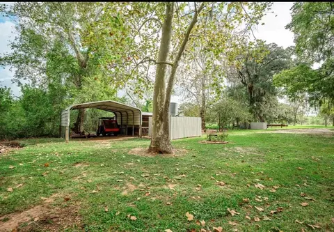 Exterior - 464 River Rd, Angleton, TX 77515 photo 8 of 9