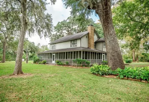 Exterior - 464 River Rd, Angleton, TX 77515 photo 2 of 9