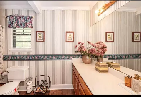 Bath - 464 River Rd, Angleton, TX 77515 photo 3 of 4