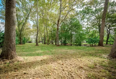 Exterior - 464 River Rd, Angleton, TX 77515 photo 6 of 9