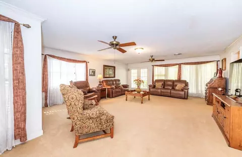 Living - 464 River Rd, Angleton, TX 77515 photo 1 of 3