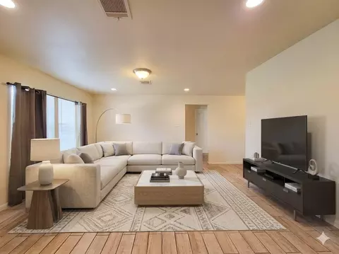 8130 Panay Dr, Houston, TX 77033