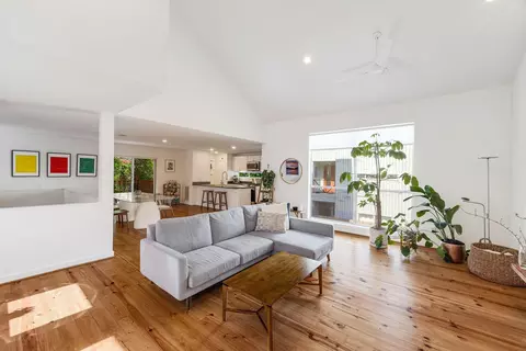 824 Ruthven St, Houston, TX 77019