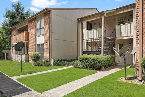 5667 Birchmont Dr #H, Houston, TX 77091