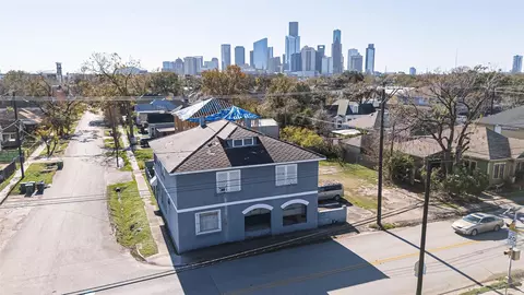 1310 Lorraine St, Houston, TX 77009
