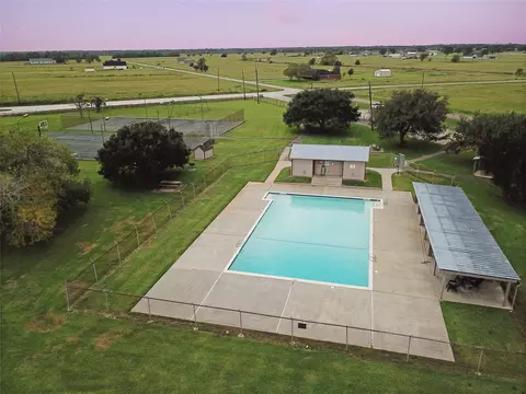 113 Pony Trl, Angleton, TX 77515 photo 5