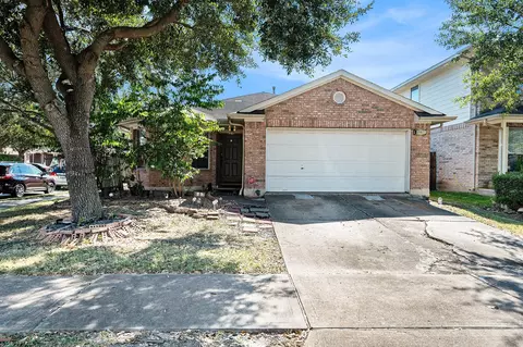 13807 Bonnetbriar Ln, Sugar Land, TX 77498