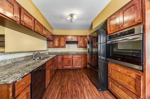 96 Burress St, Houston, TX 77022