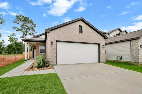 225 Elm Spring Dr, Hockley, TX 77447 photo 2