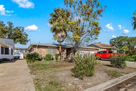 5206 Avenue P 12, Galveston, TX 77551