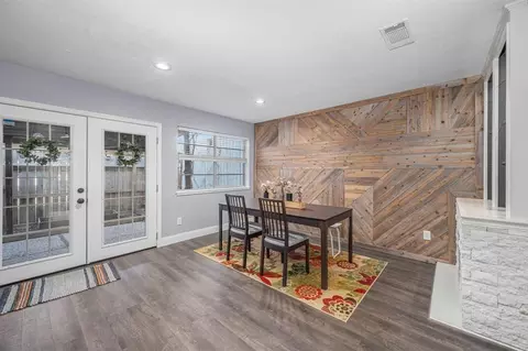 1371 Country Place Dr, Houston, TX 77079