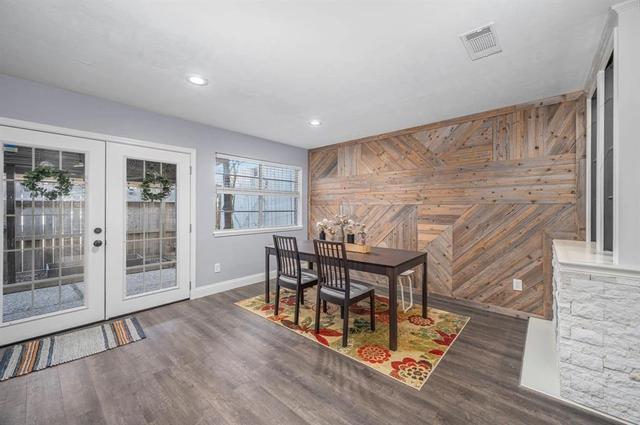 1371 Country Place Dr, Houston, TX 77079