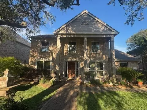 4134 Lakepointe Forest Dr, Seabrook, TX 77586