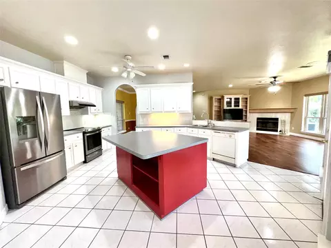 Kitchen - 41 Bluebird Ln, Trinity, TX 75862 photo 8 of 10