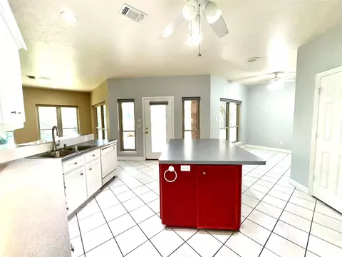 Kitchen - 41 Bluebird Ln, Trinity, TX 75862 photo 6 of 10