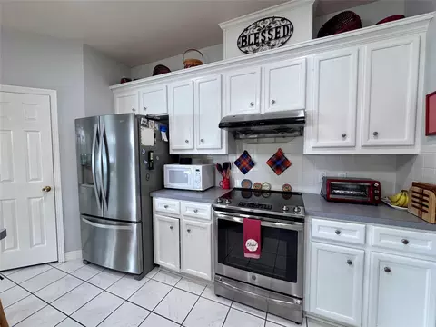 Kitchen - 41 Bluebird Ln, Trinity, TX 75862 photo 4 of 9