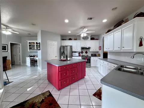Kitchen - 41 Bluebird Ln, Trinity, TX 75862 photo 5 of 9